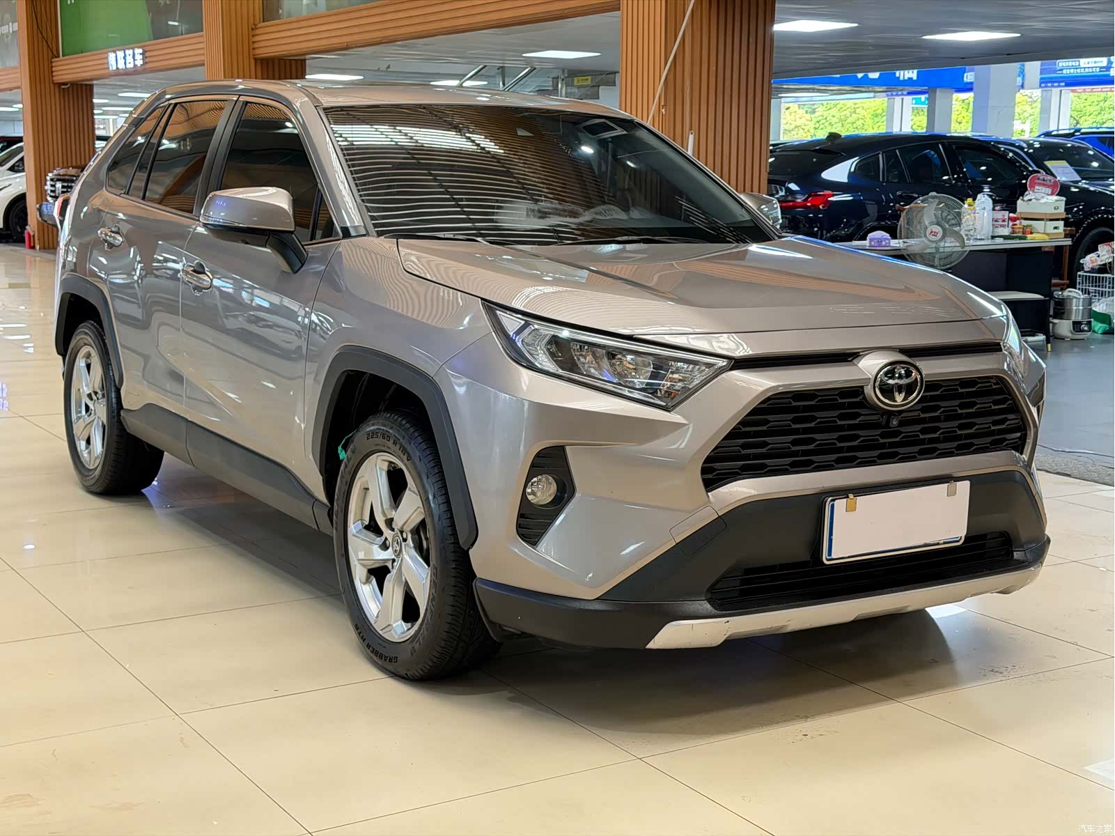 Toyota RAV4, 2022 3
