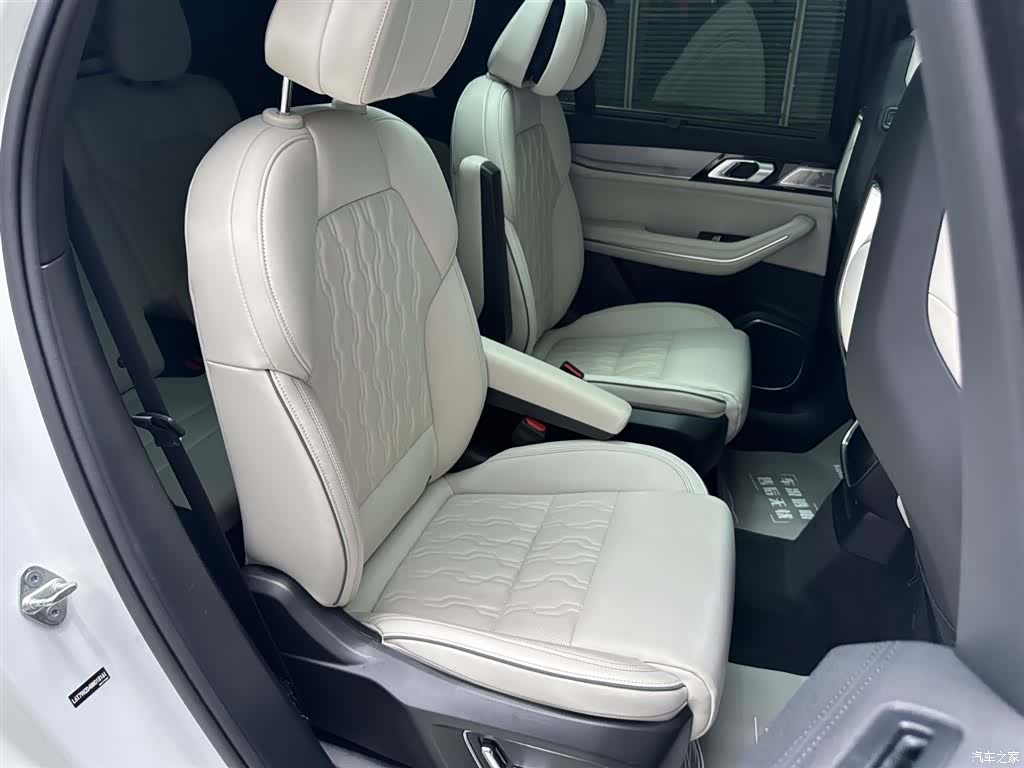 Lynk & Co 02, 2023 9
