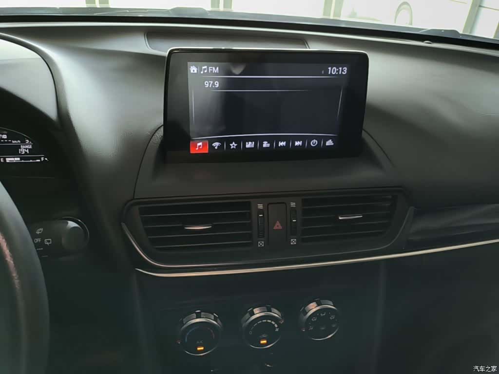 Mazda CX-4, 2022 13