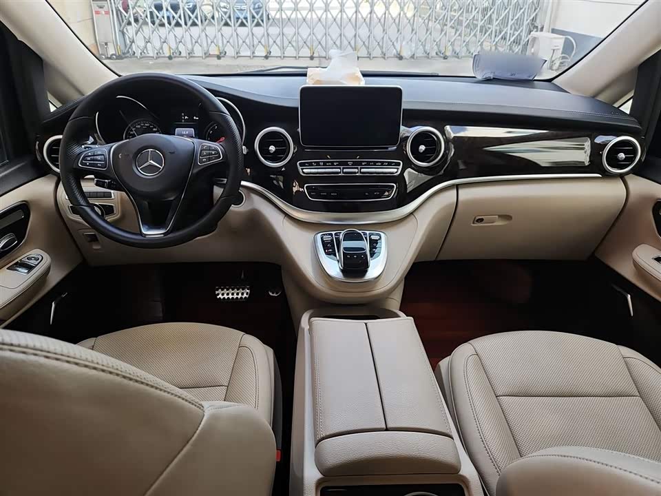 Mercedes-Benz V-class