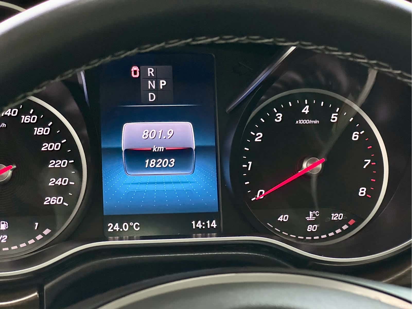 Mercedes-Benz V-Class, 2024 13