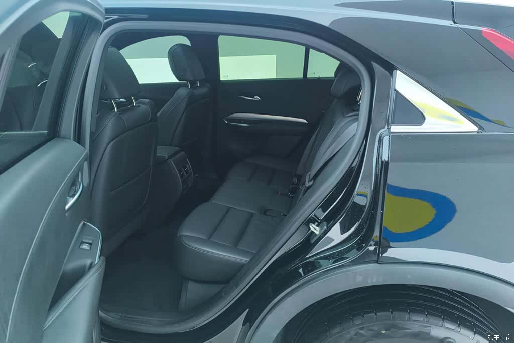 Cadillac XT4, 2023 11
