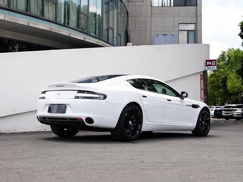 Aston Martin Rapide