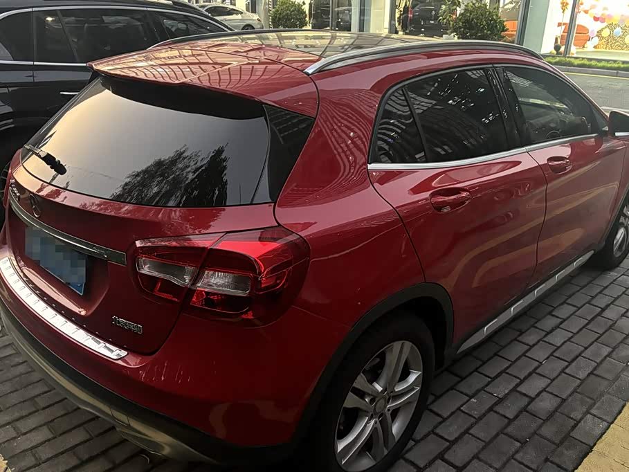 Mercedes-Benz GLA