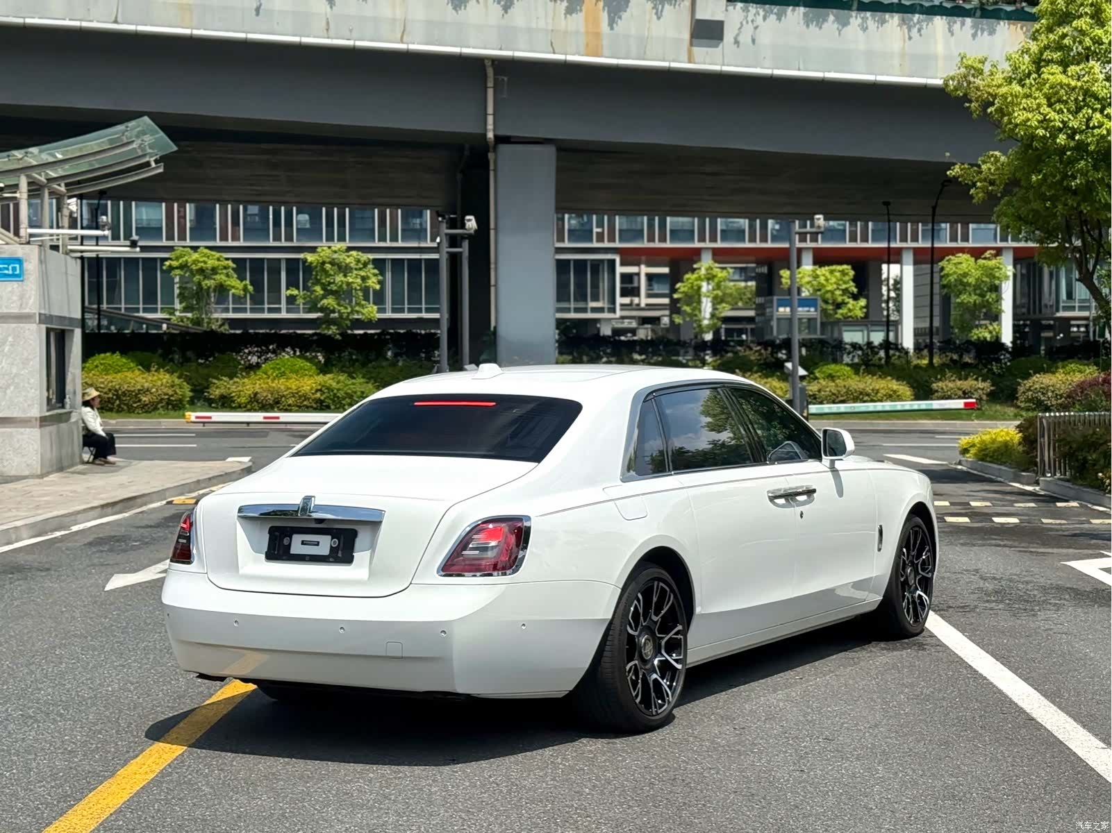 Rolls-Royce Ghost, 2022 7