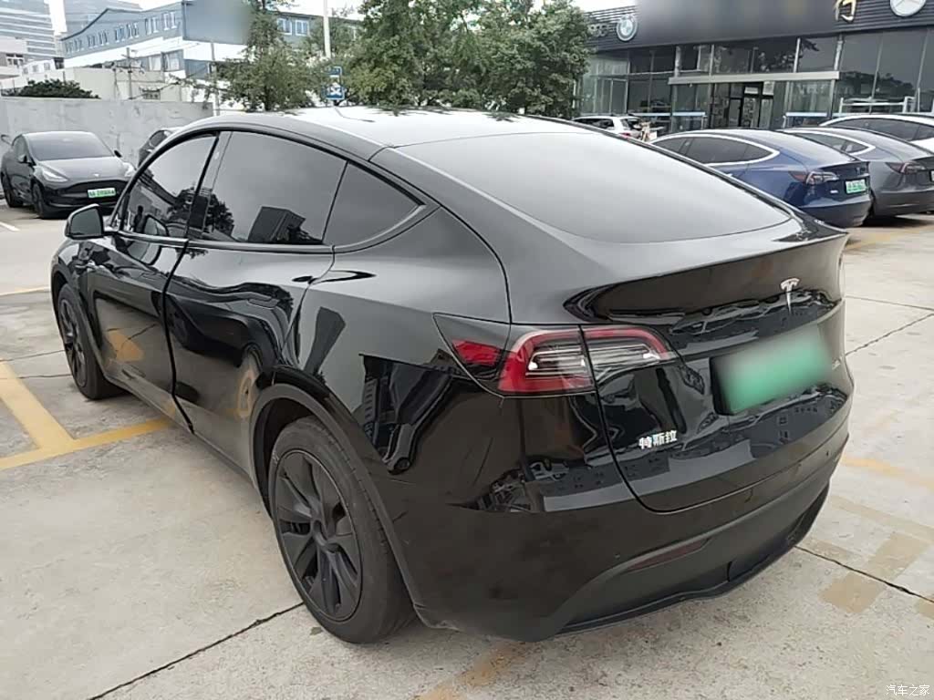 Tesla Model Y, 2024 все фото