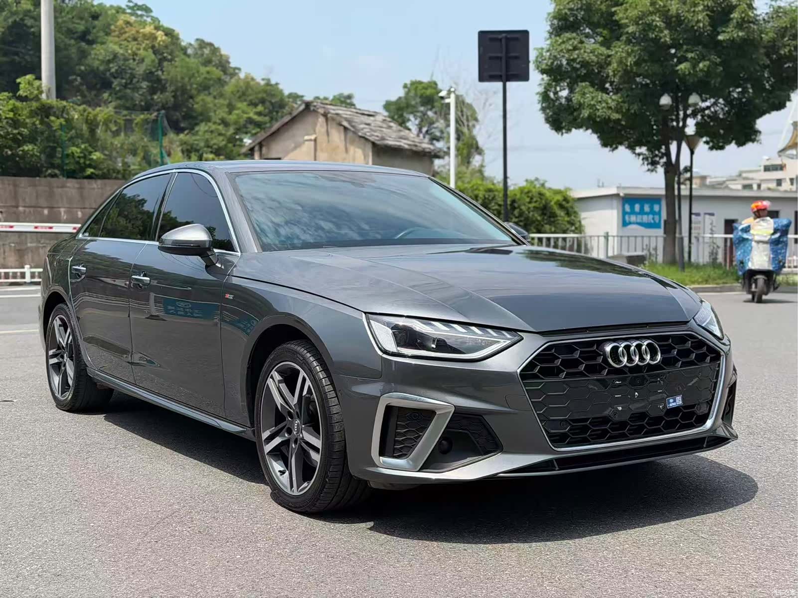 Audi A4L, 2021 3