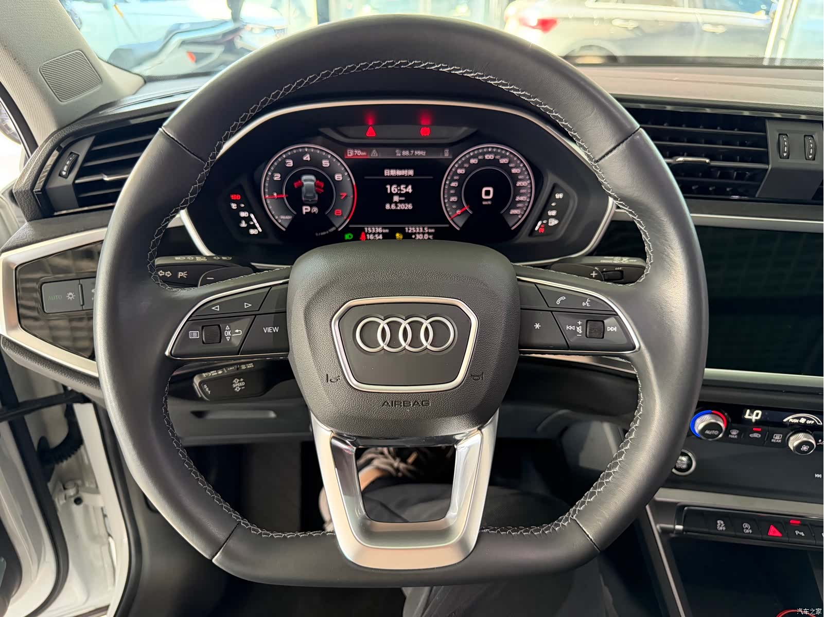 Audi Q3, 2022 12