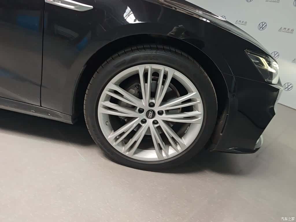 Audi A7L, 2024 14