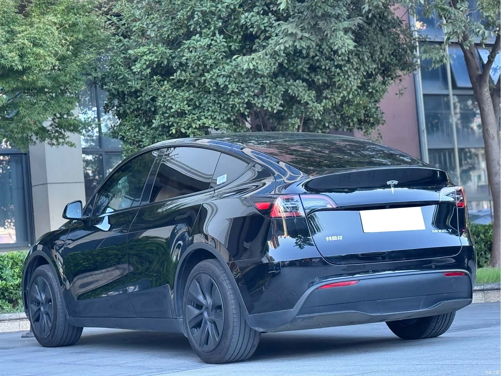 Tesla Model Y, 2024 8