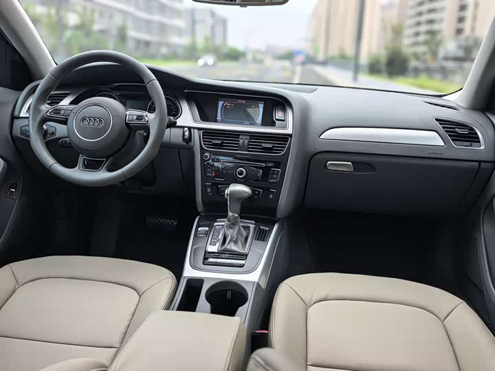 Audi A4L 2013 35 TFSI АКПП biao zhun xing