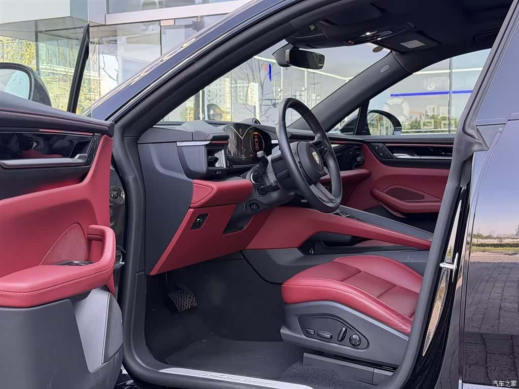 Porsche Macan, 2025 8