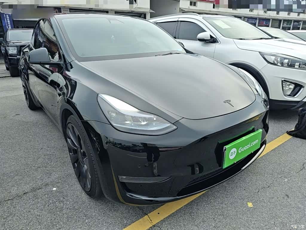 Tesla Model Y, 2023 4