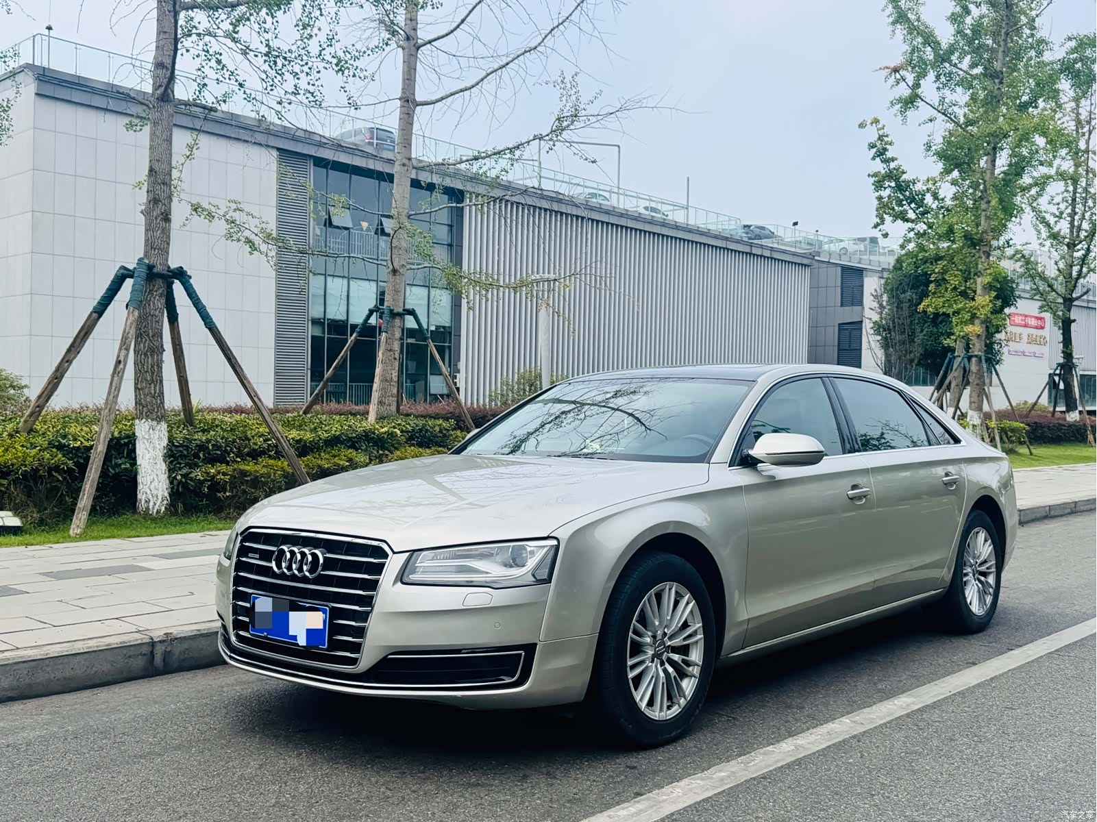 Audi A8L, 2014 1