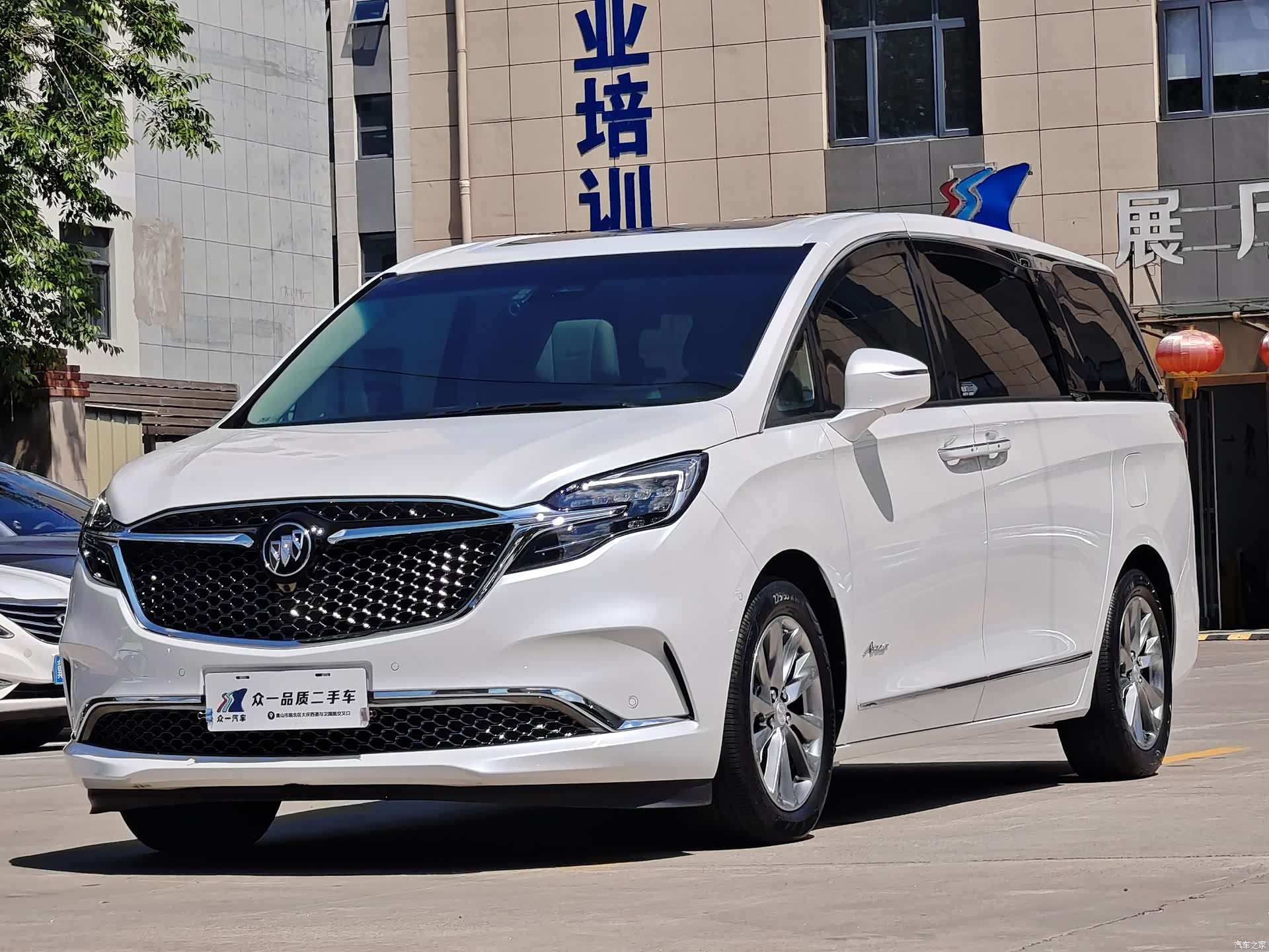Buick GL8, 2022 1