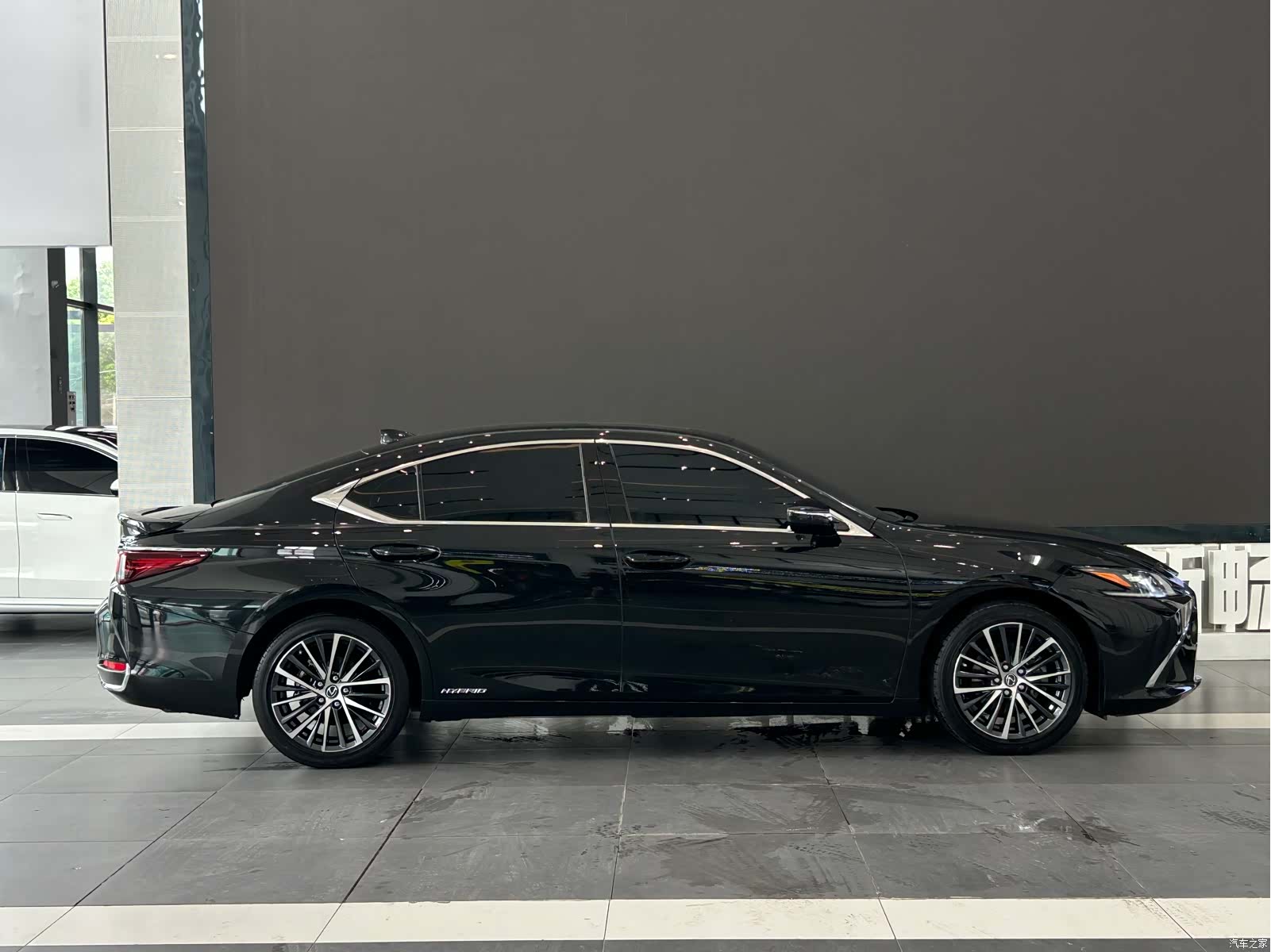 Lexus ES, 2022 10