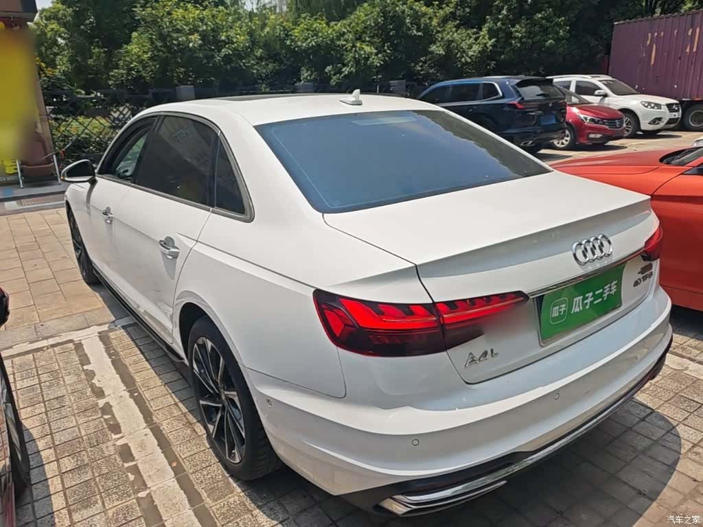 Audi A4L, 2023 все фото
