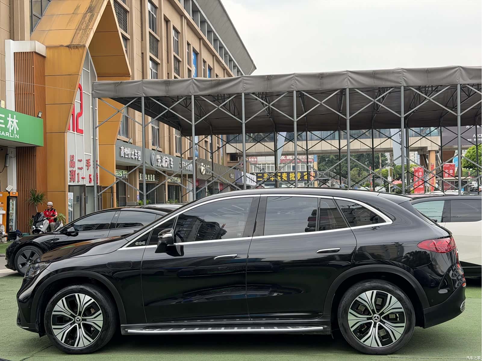 Mercedes-Benz EQE, 2023 3