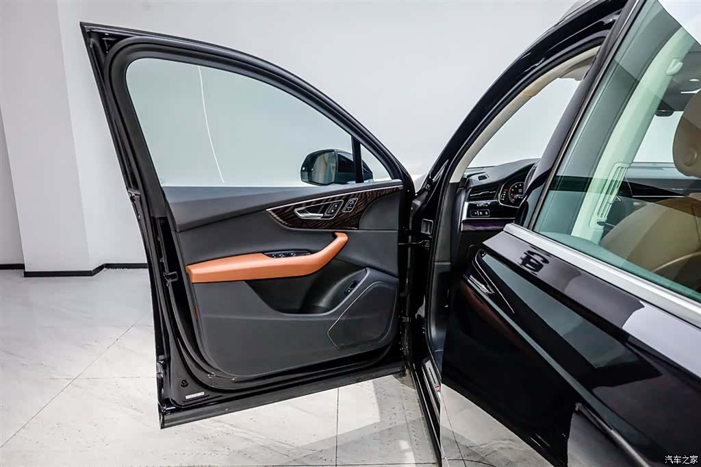 Audi Q7, 2020 8