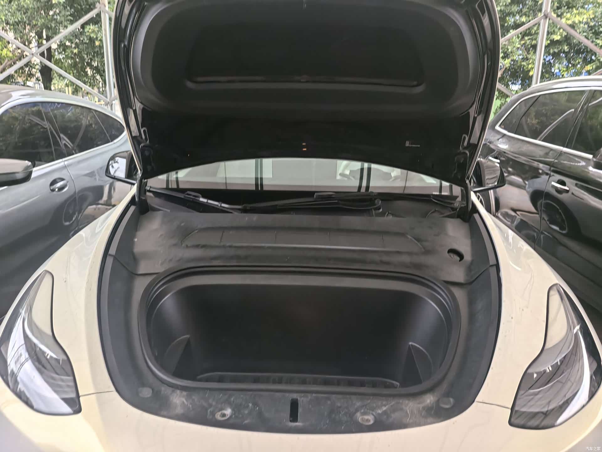 Tesla Model Y, 2022 24