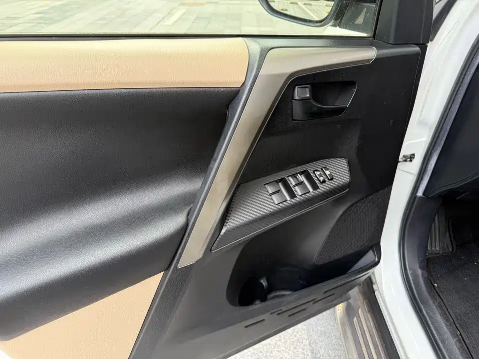 Toyota RAV4 Rongfang