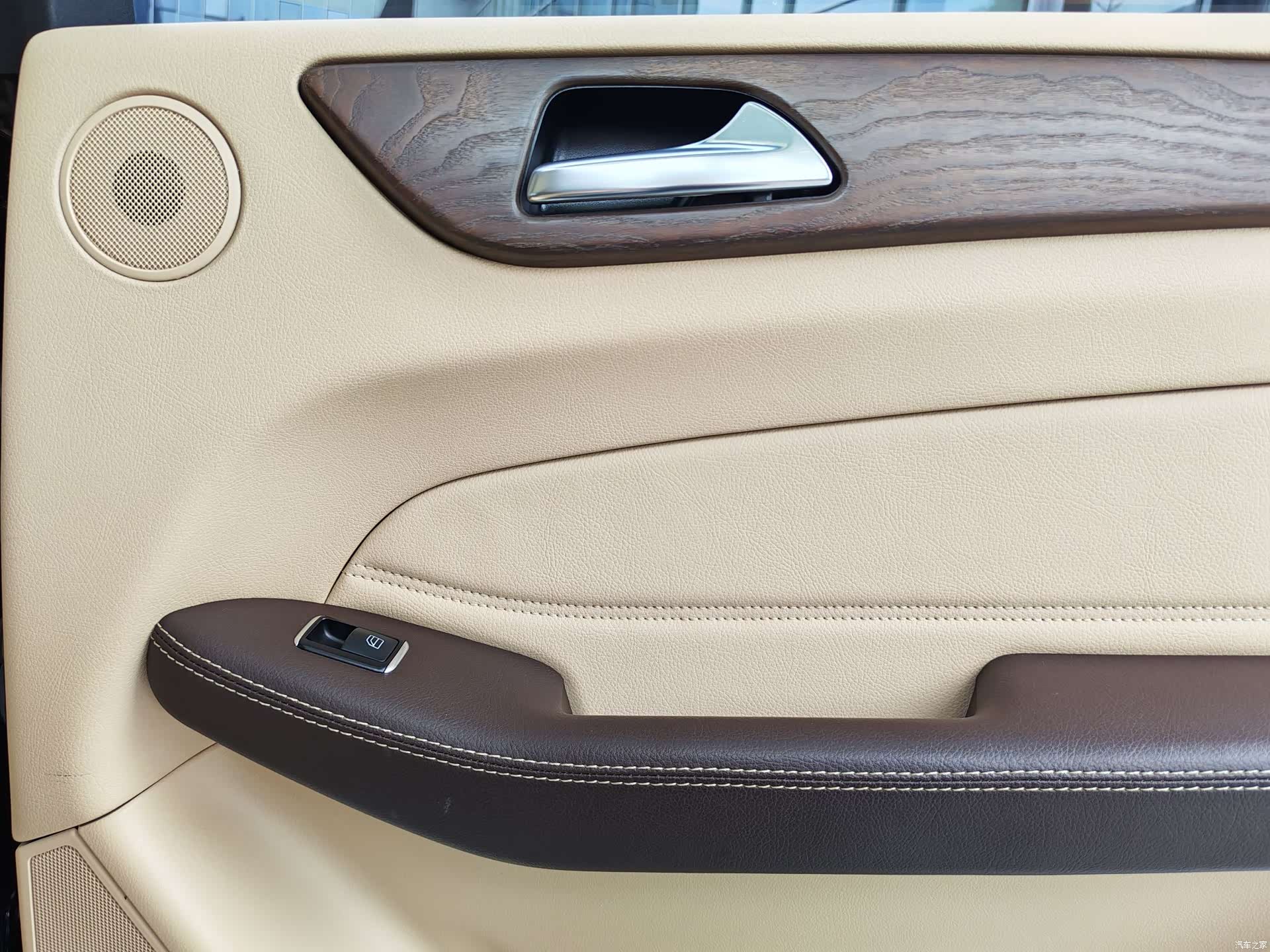 Mercedes-Benz GLE, 2016 29