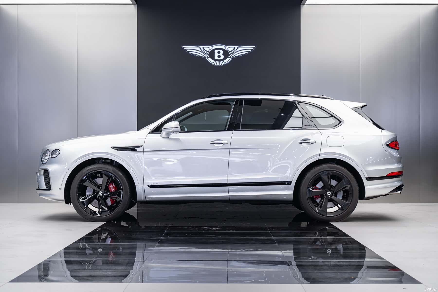 Bentley Bentayga, 2021 все фото