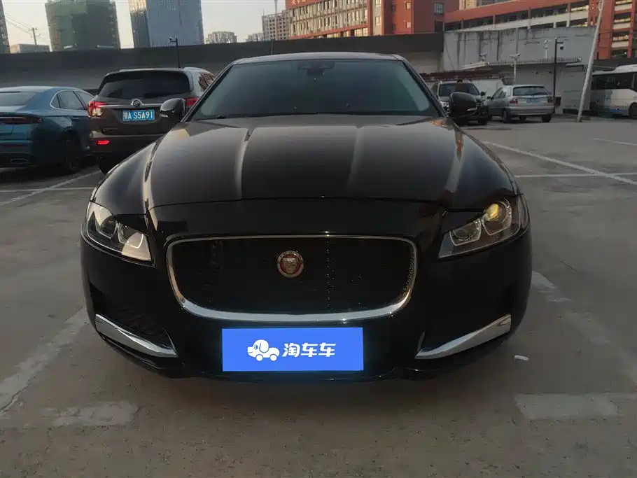Jaguar XFL