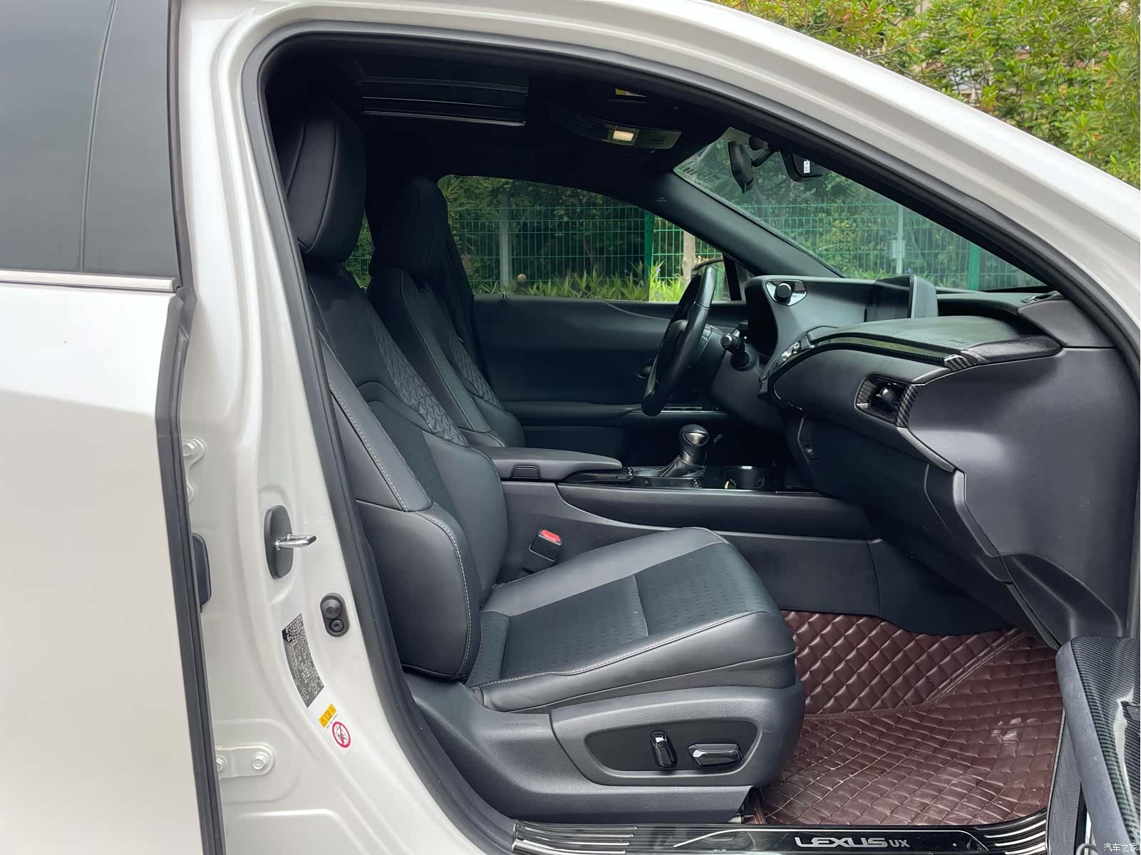 Lexus UX, 2019 10