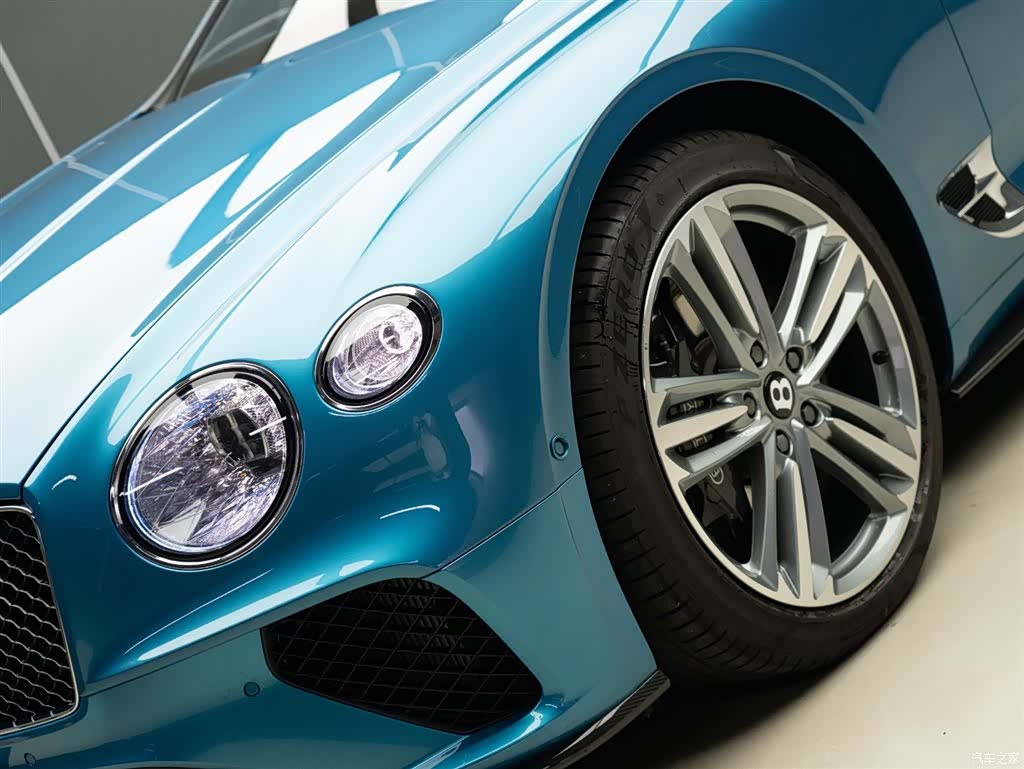 Bentley Continental GT, 2024 3