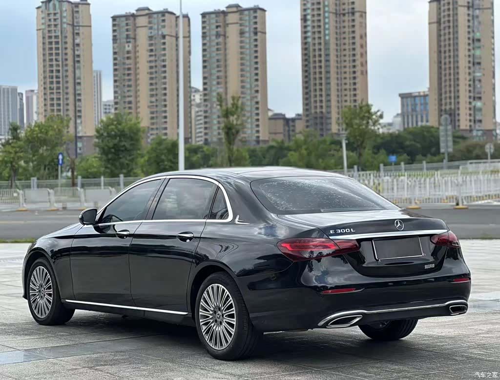 Mercedes-Benz E-Class, 2022 10
