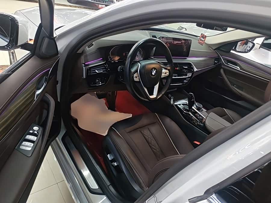 BMW 5 Series 2024, фото 16