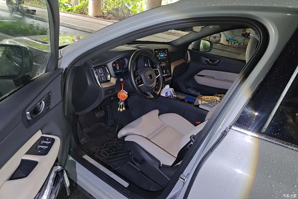 Volvo XC60, 2025 9
