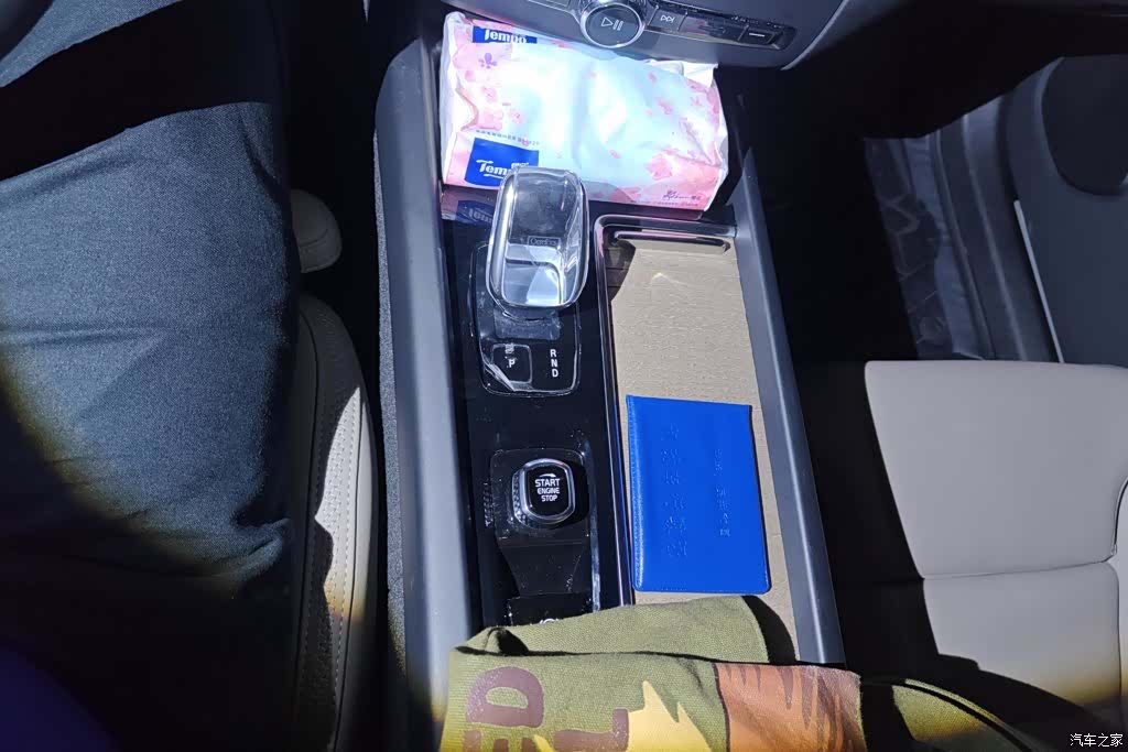 Volvo XC60, 2025 16
