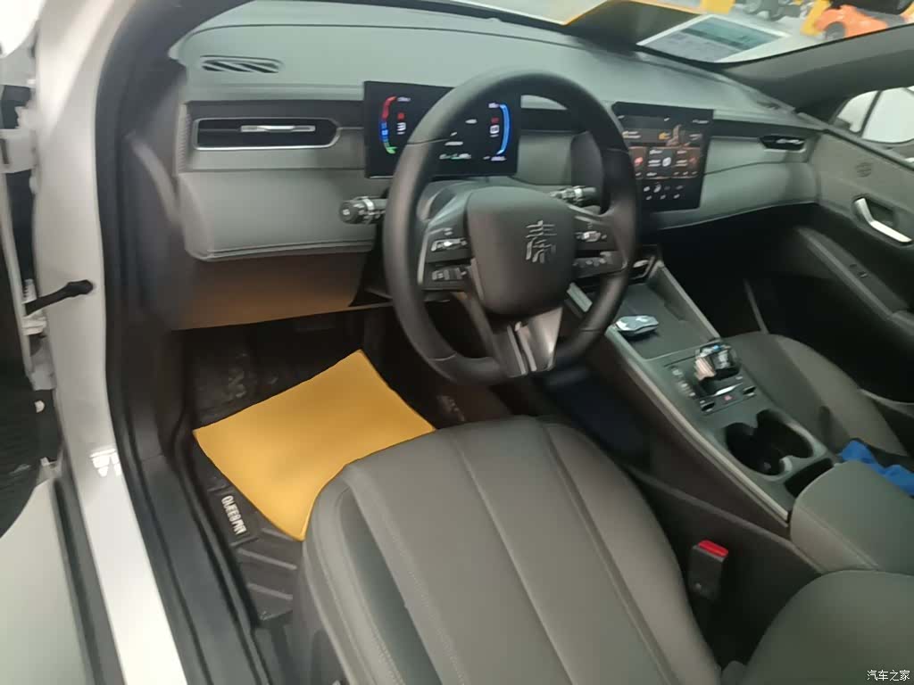 BYD Qin, 2025 10