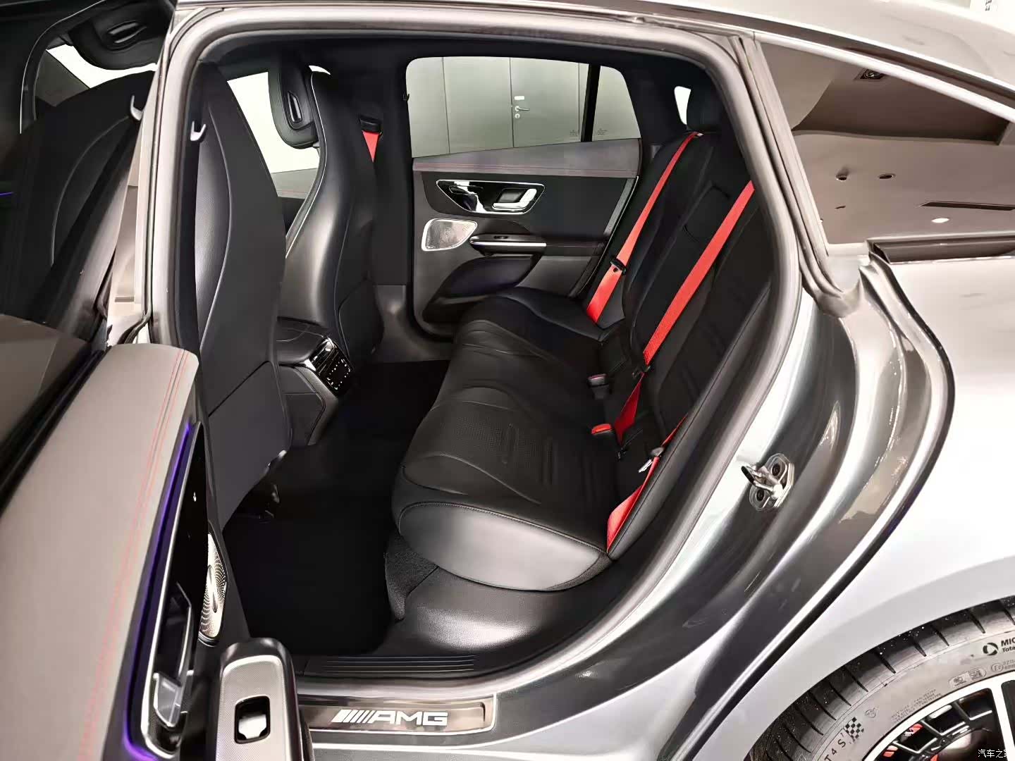 Mercedes-Benz EQE, 2024 все фото