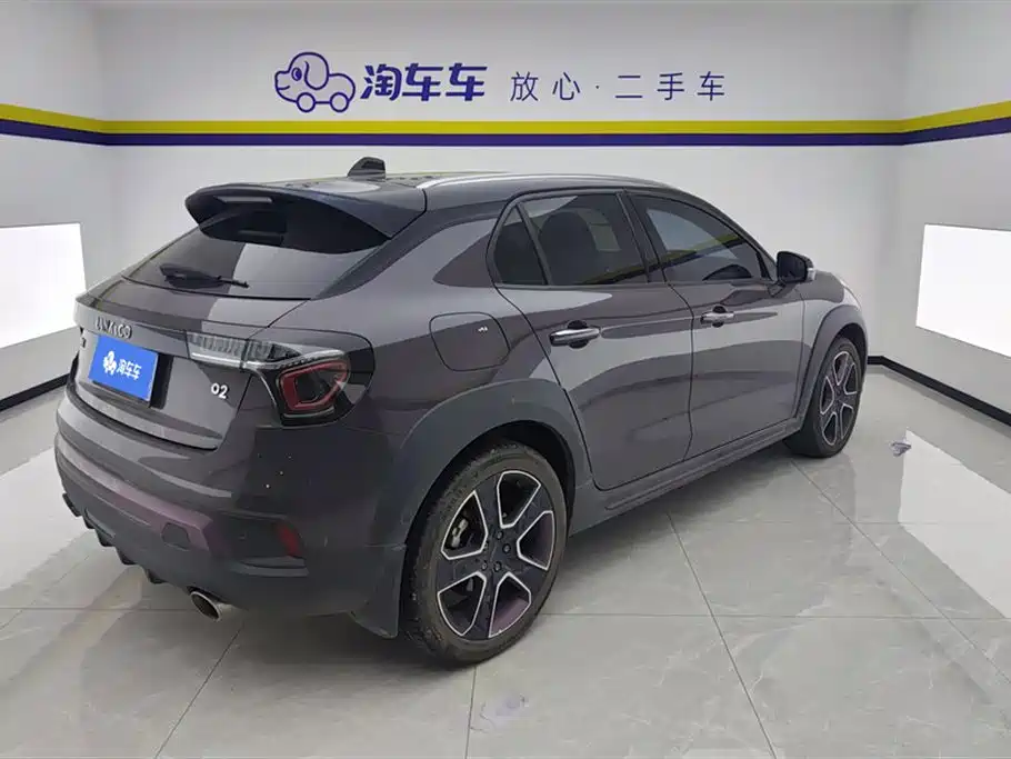 Lynk & Co 02