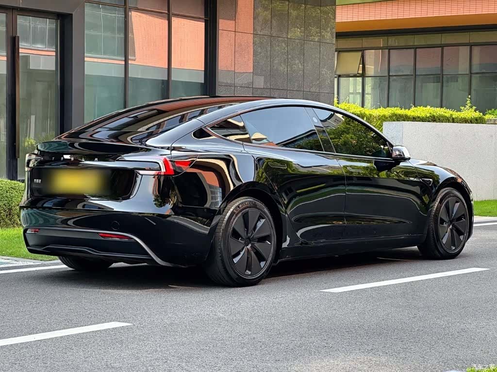 Tesla Model 3, 2024 7