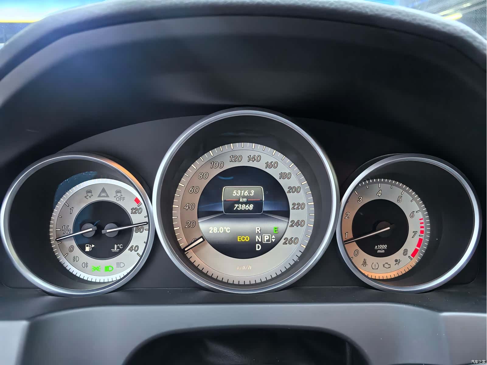 Mercedes-Benz E-Class, 2016 23