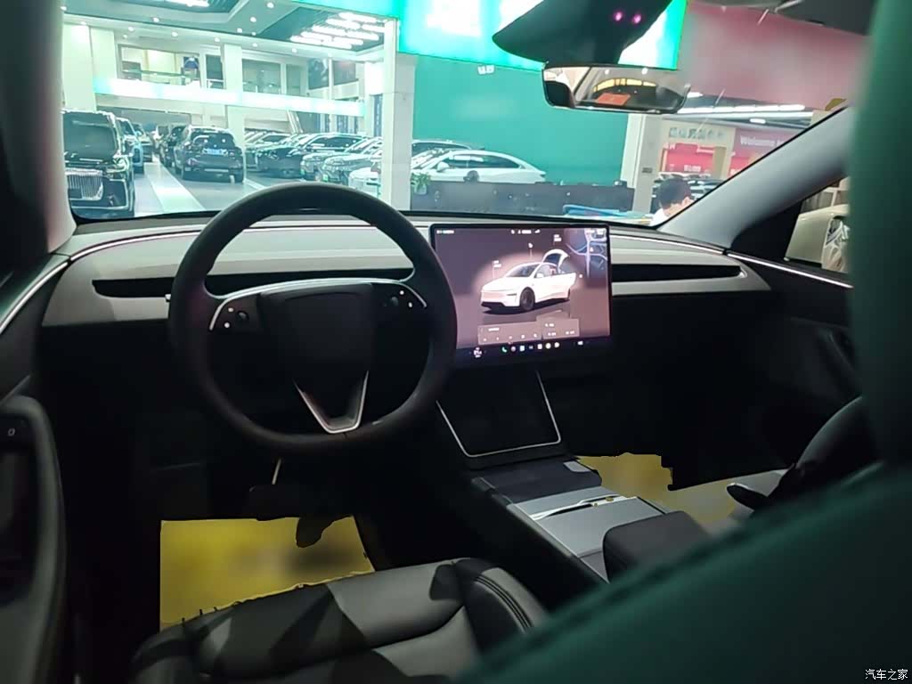Tesla Model Y, 2026 10