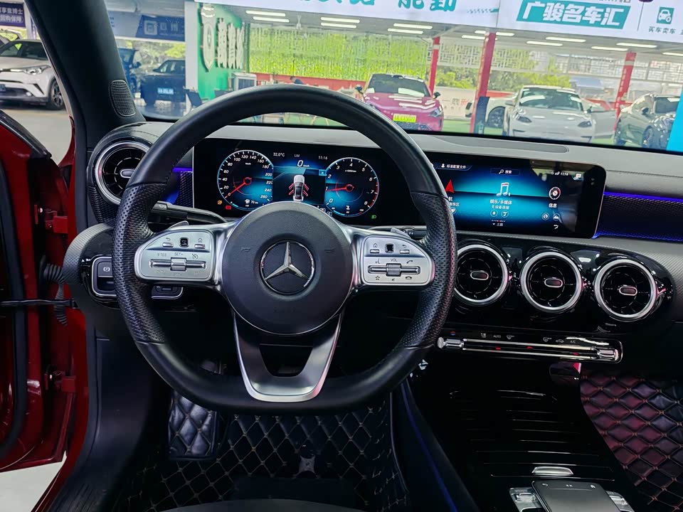 Mercedes-Benz Class A Mercedes-Benz Class A