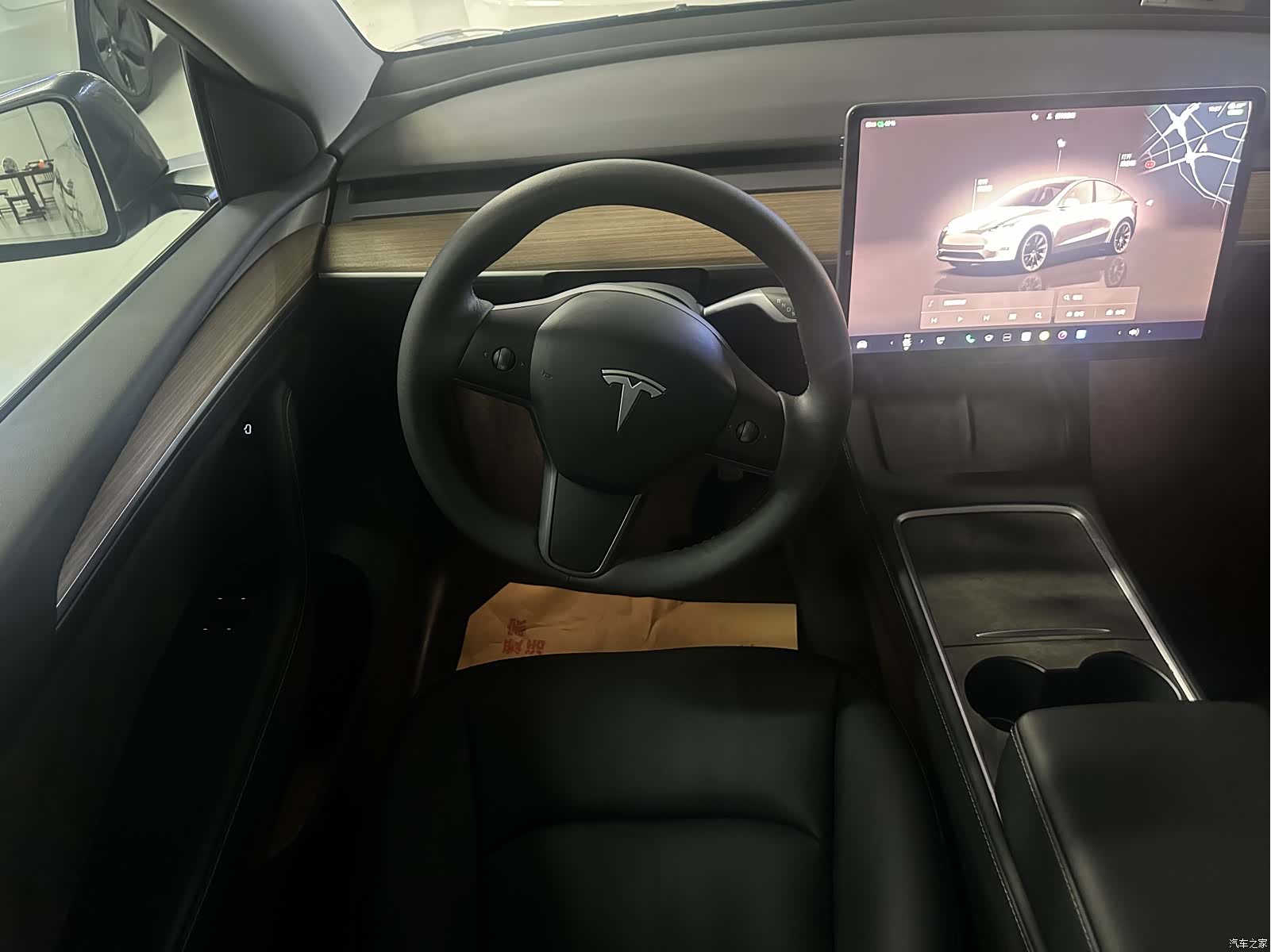 Tesla Model Y, 2023 9