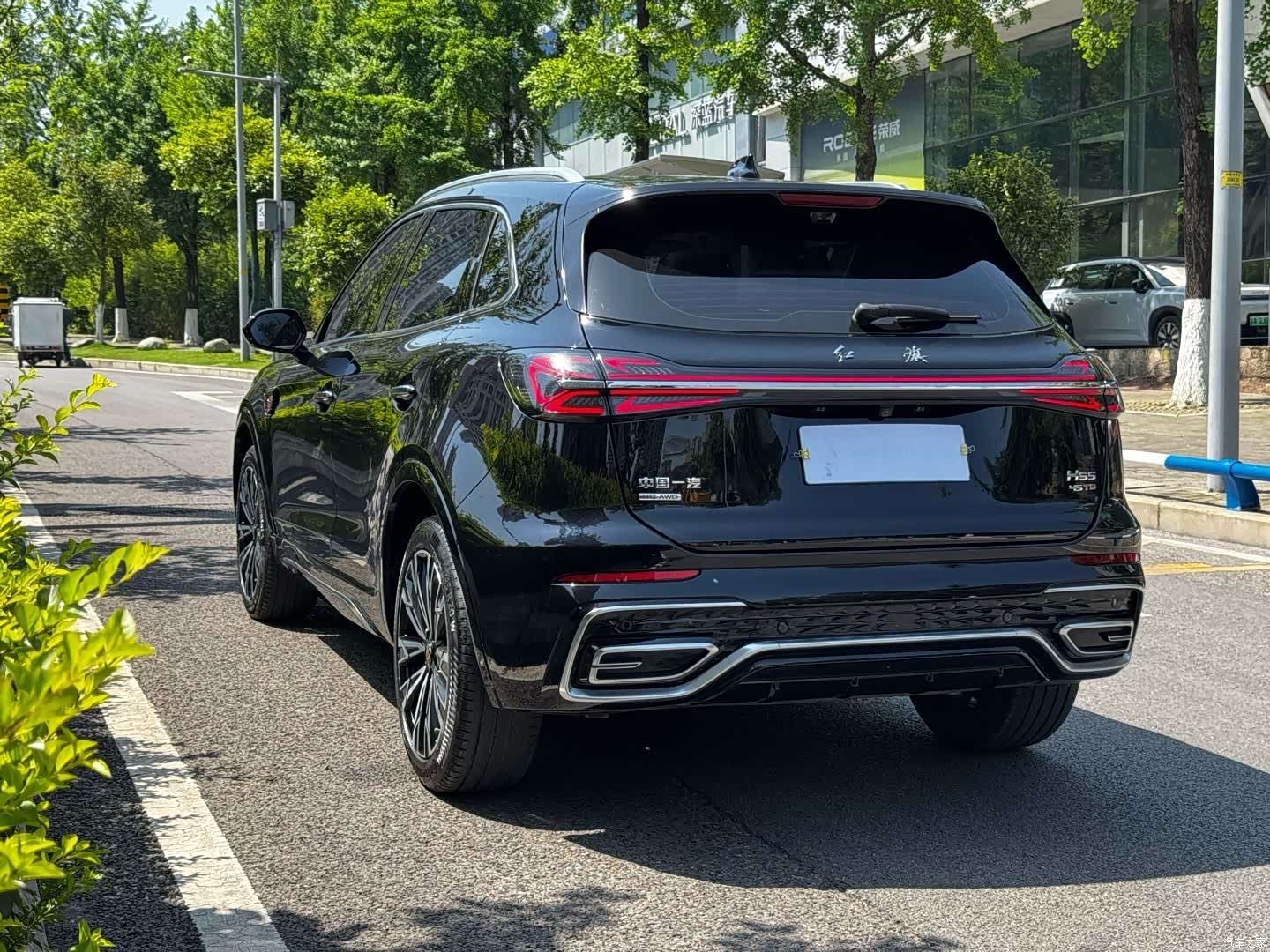 Hongqi HS5, 2024 27