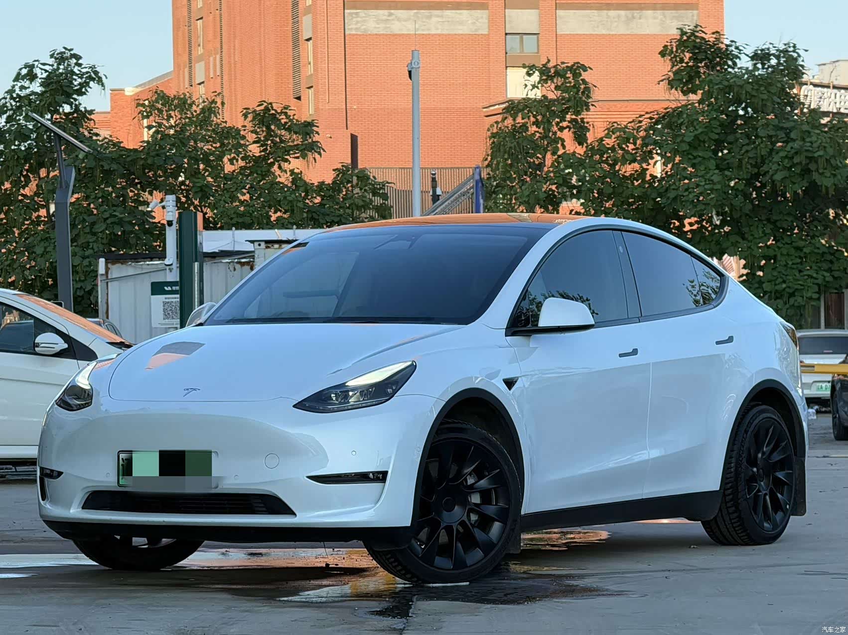 Tesla Model Y, 2024 1
