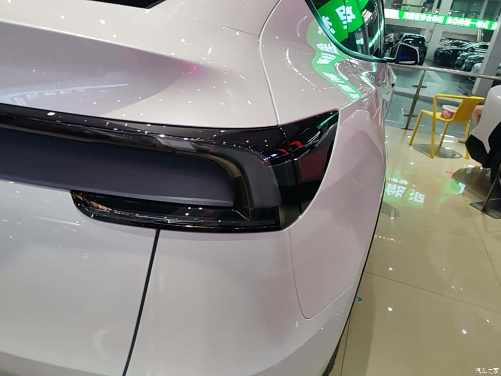 Tesla Model Y, 2026 8