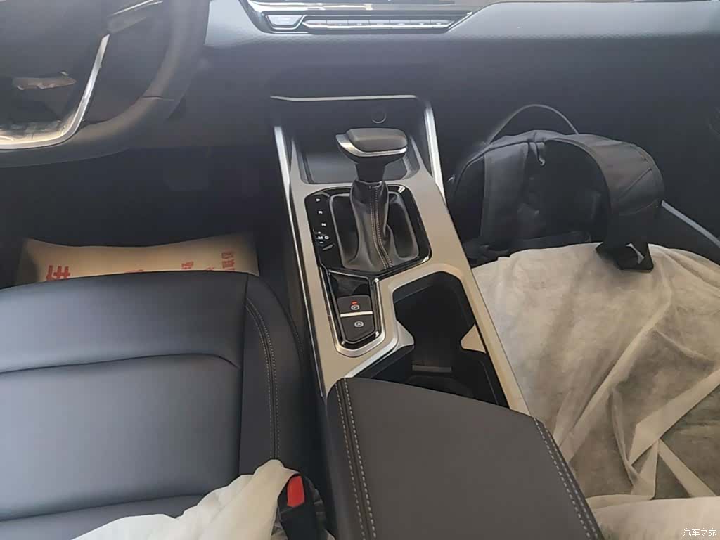 Geely Emgrand, 2026 14
