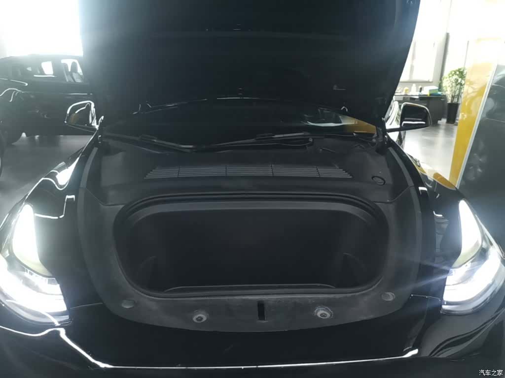Tesla Model Y, 2022 20