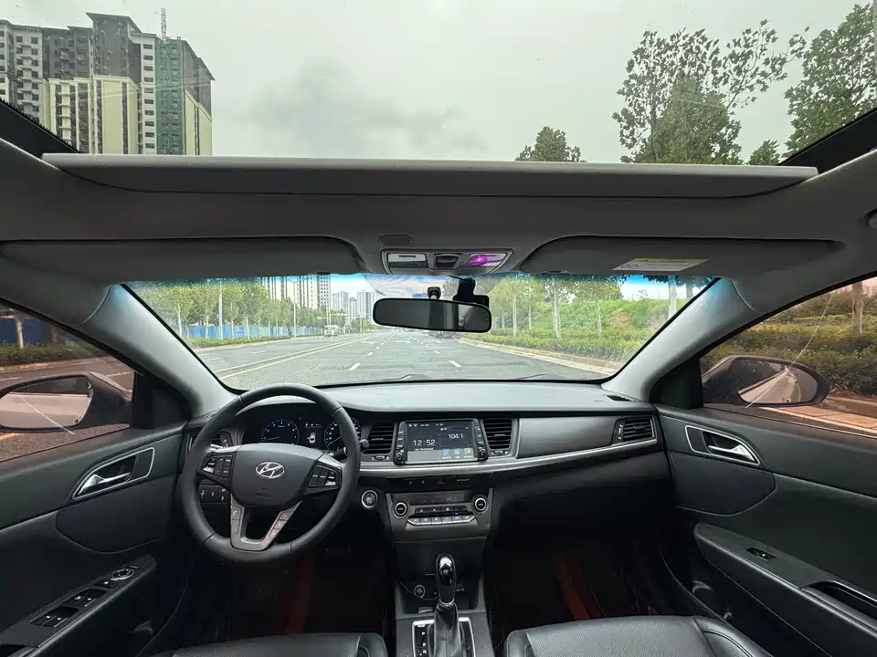 Hyundai Name picture