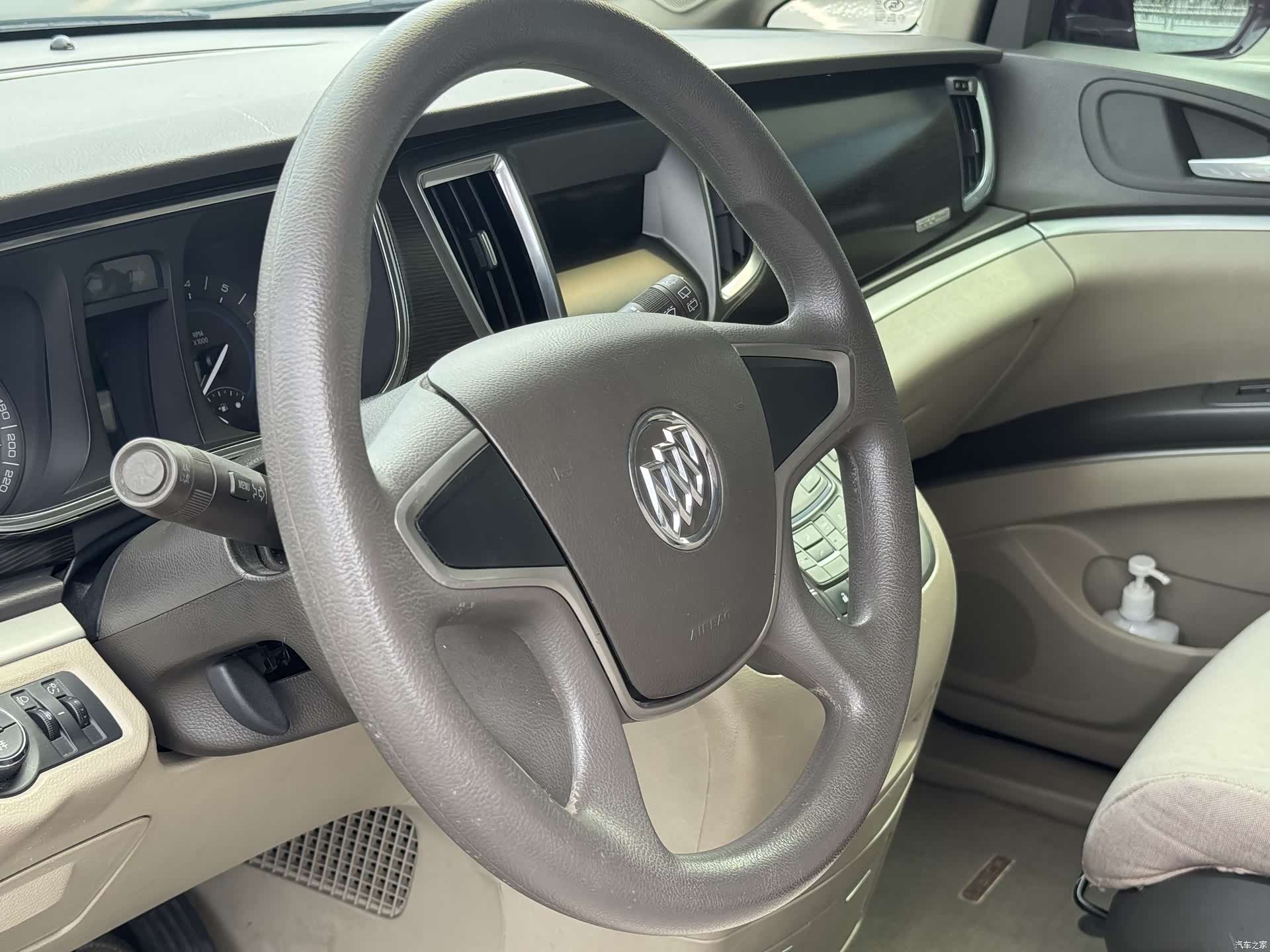 Buick GL8, 2013 12