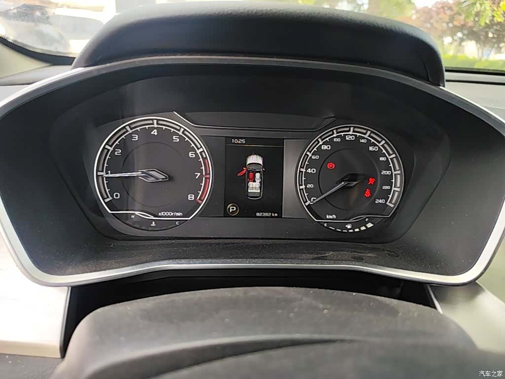 Geely Coolray, 2020 12